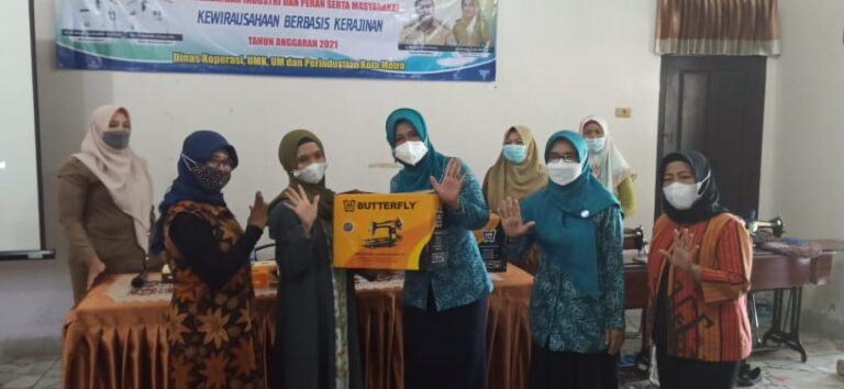 Pelatihan Industri Keset dari Bahan Perca